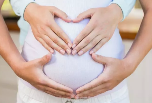 海南万宁女性怀孕时期是否能做胎儿亲子鉴定?